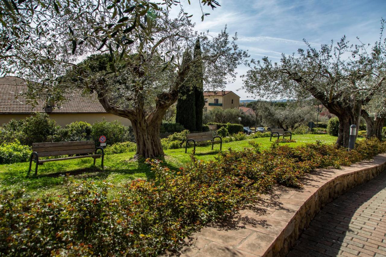 Hotel Villa Paradiso Passignano sul Trasimeno Exterior photo