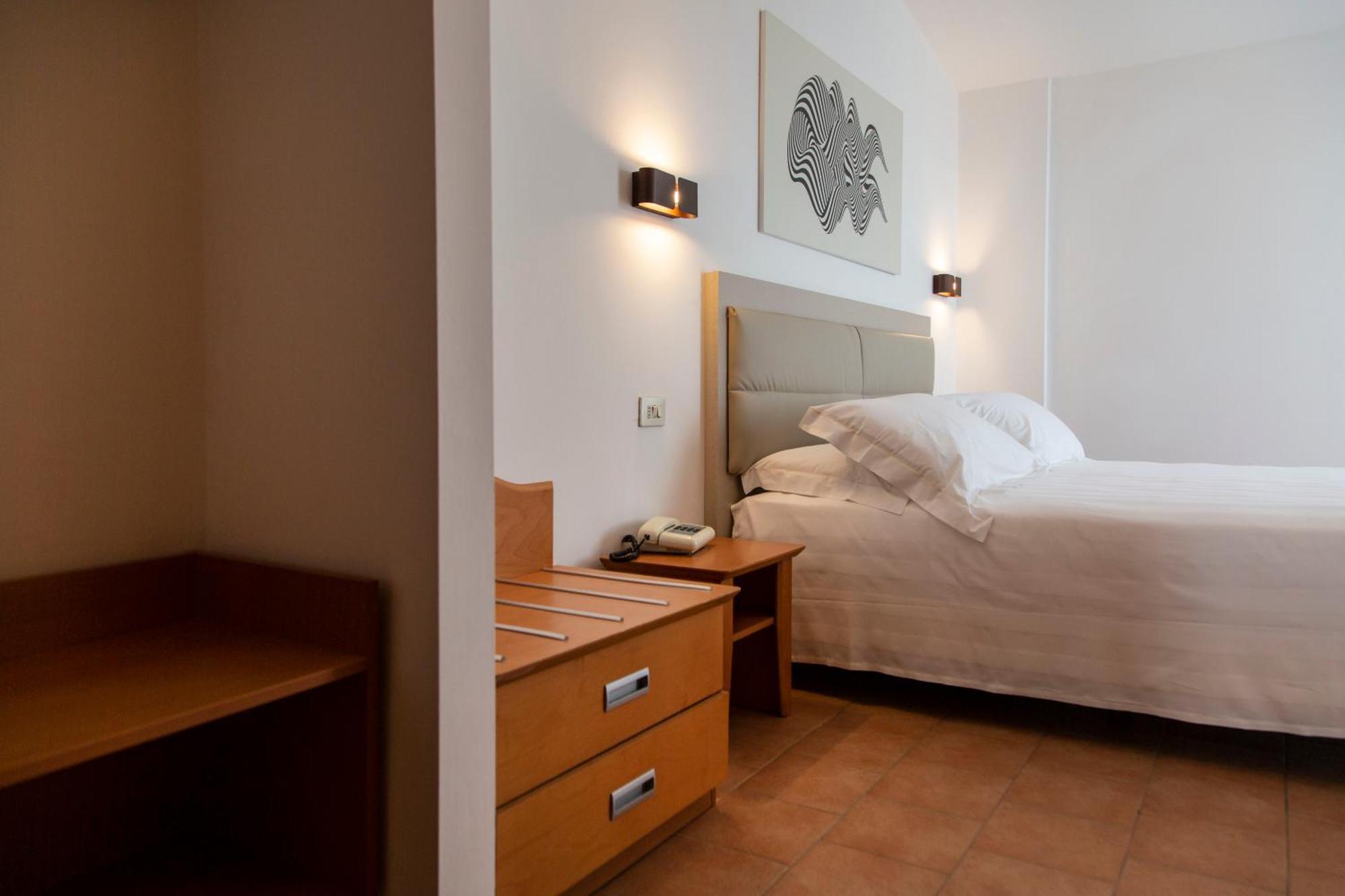 Hotel Villa Paradiso Passignano sul Trasimeno Room photo